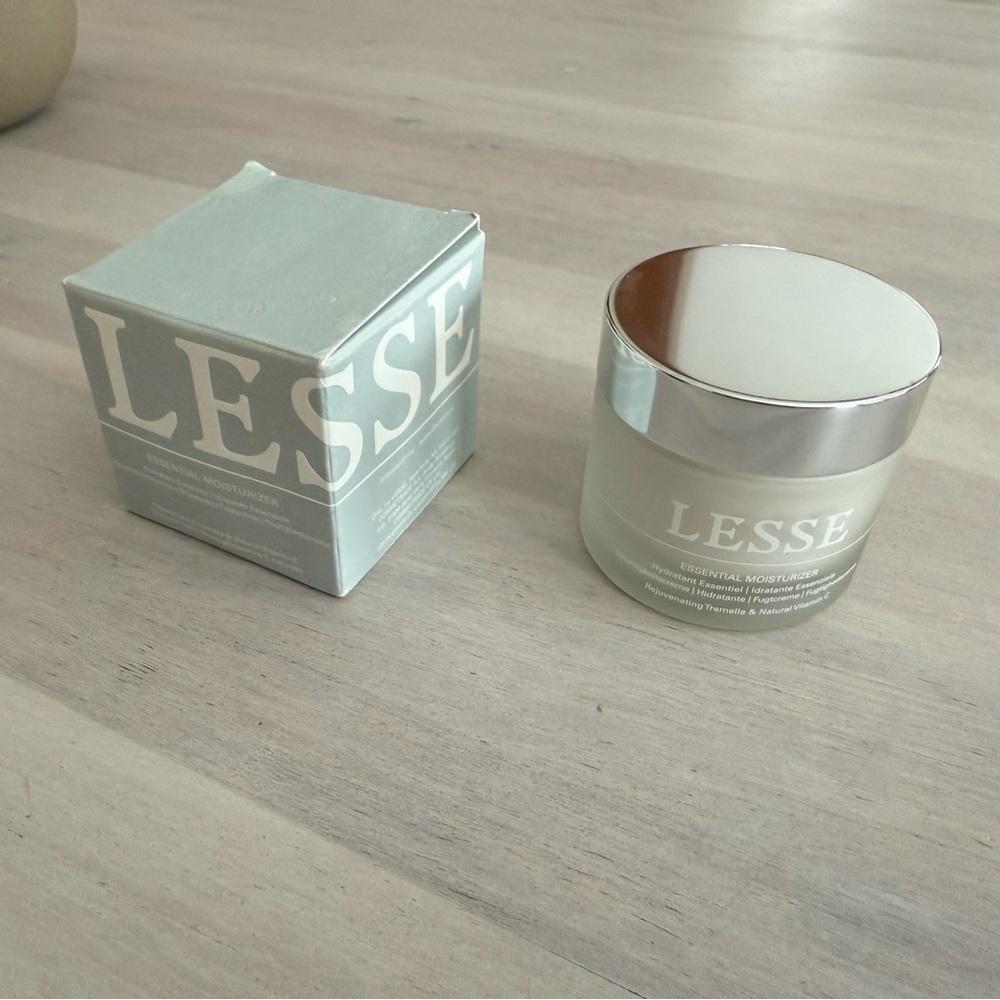 LESSE Essential Moisturizer